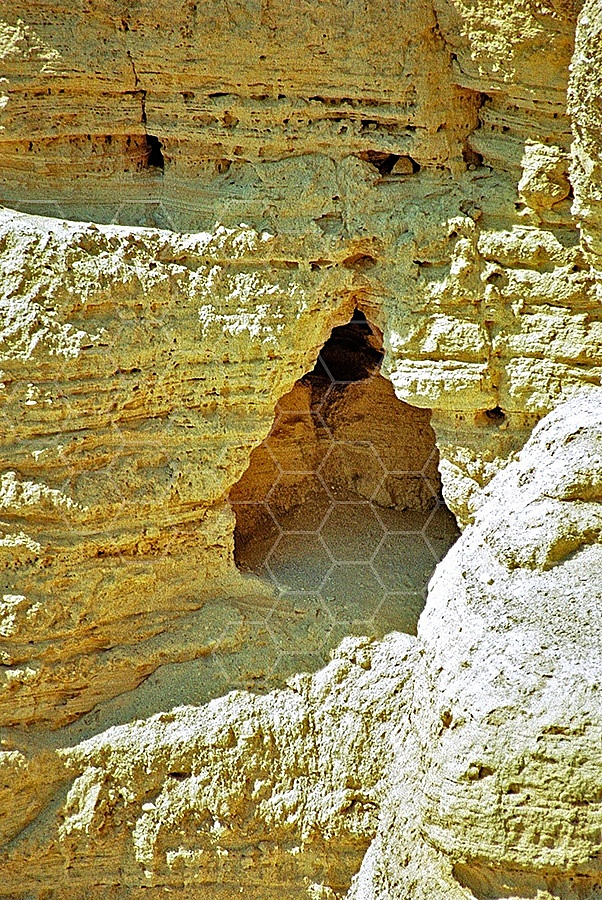 Qumran Caves 009