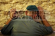 Kotel Soldier Praying 011
