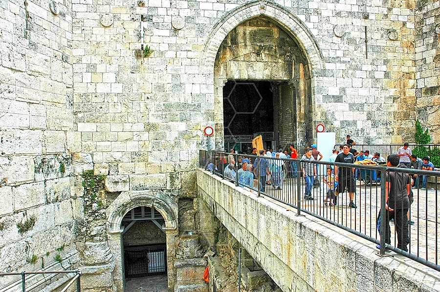 Jerusalem Old City Damascus Gate 009