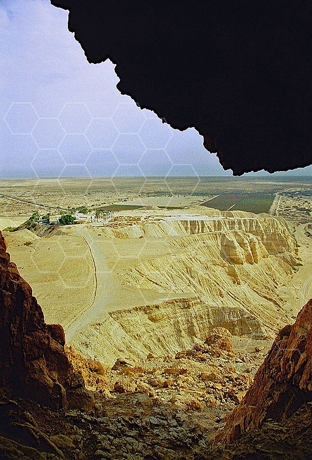 Qumran Caves 004