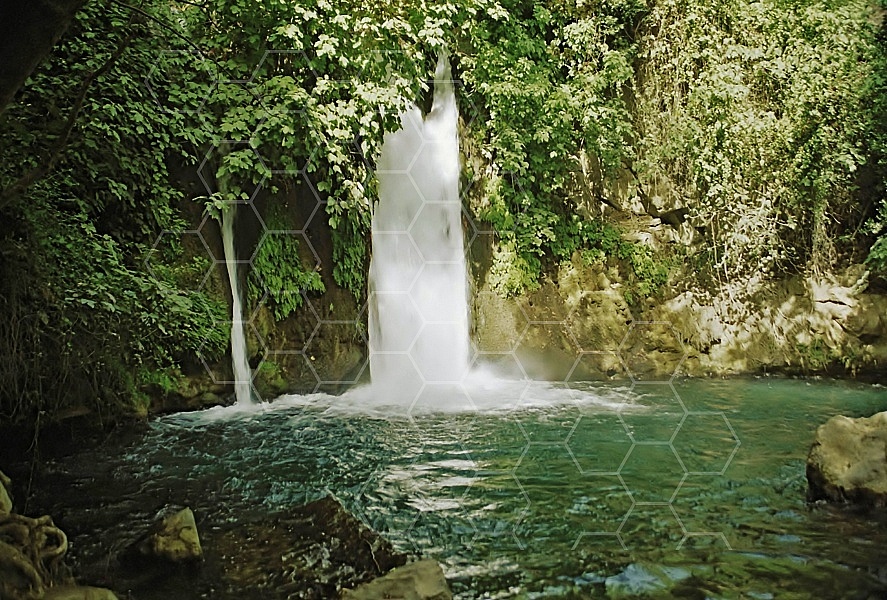 Banyas Waterfall 0002