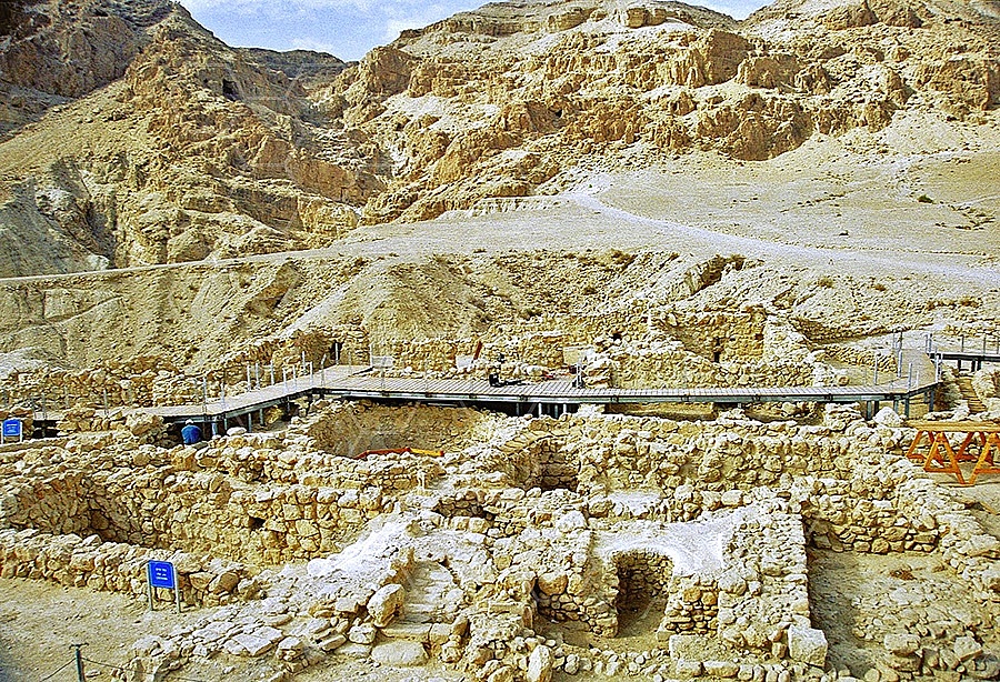 Qumran Rooms 007