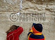 Children Praying 0012a