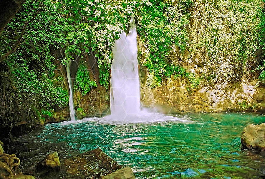 Banyas Waterfall 002