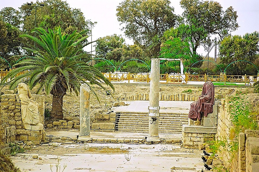 Caesarea Roman Statue 002
