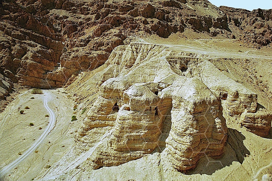 Qumran Caves 008