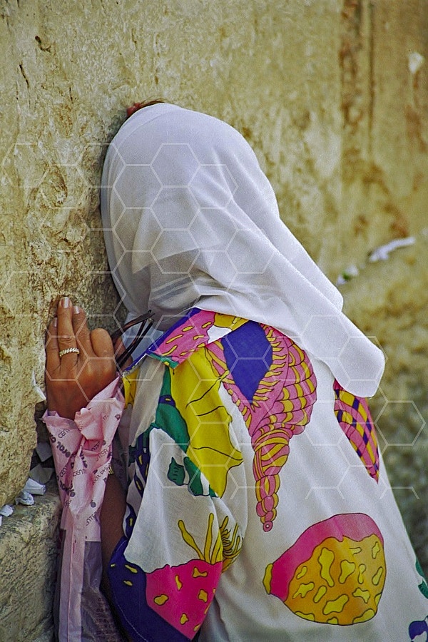 Kotel Women Praying 0022a