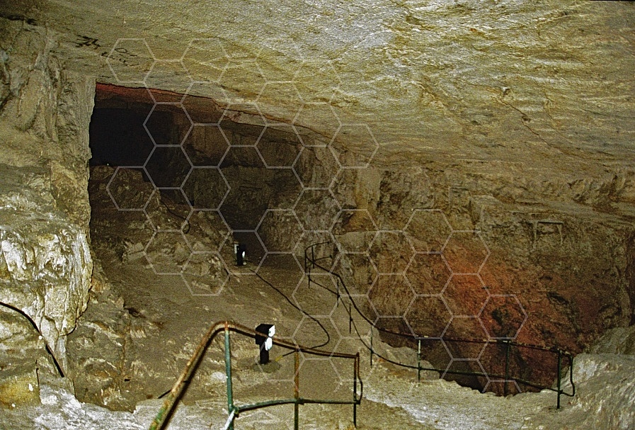 Tzidkiyahu Cave 0005