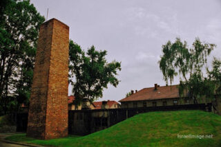 Auschwitz concentration camp Auschwitz Crematorium And Gas Chamber 0004