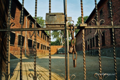 Auschwitz Execution Wall 0001
