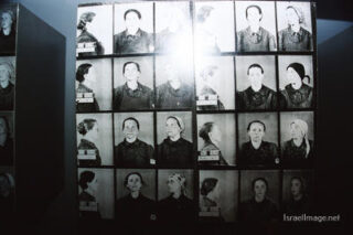 Auschwitz concentration camp Auschwitz Prisoners 0006