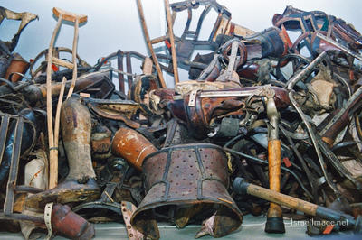 Auschwitz Prostheses Taken From Inmates 0002