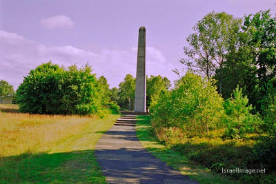 Belsen Memorial 0002
