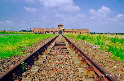 Birkenau Main Gate 0001