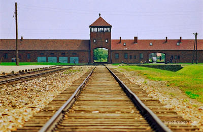 Birkenau Main Gate 0003