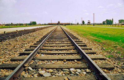 Birkenau Main Gate 0005