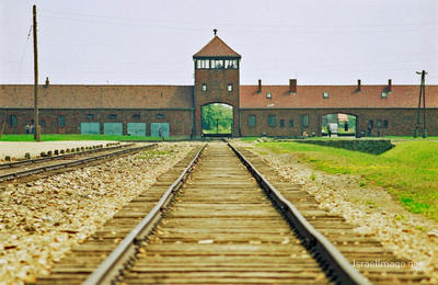 Birkenau Unloading Area At Main Gate 0005