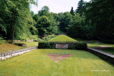 Flossenbürg Pile Of Ashes 0001