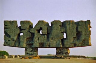 Majdanek Memorial 0001