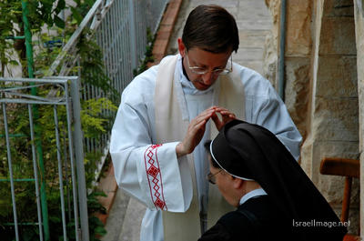 christian people praying Christian People Praying Jerusalem 0007