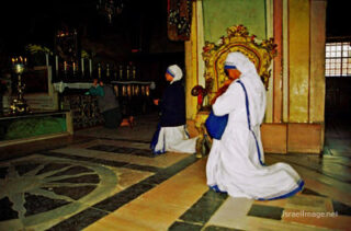 christian people praying Christian People Praying Jerusalem Holy Sepulchre 0005