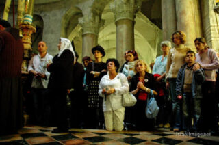 christian people praying Christian People Praying Jerusalem Holy Sepulchre 0006