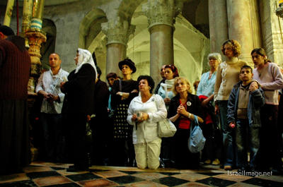 Christian People Praying Jerusalem Holy Sepulchre 0006