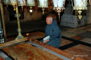 christian people praying Christian People Praying Jerusalem Holy Sepulchre 0010