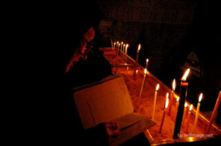 christian people praying Christian People Praying Jerusalem Holy Sepulchre 0011