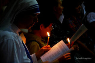 christian people praying Christian People Praying Jerusalem Holy Sepulchre 0013