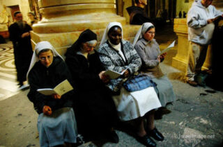 christian people praying Christian People Praying Jerusalem Holy Sepulchre 0020