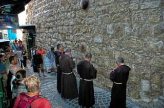 the footsteps of jesuse Jerusalem Via Dolorosa S08 0002