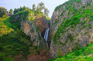 Israel Nahal Ayun Tanur Waterfall 0001