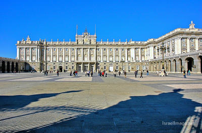 Spain Madrid Royal Palace Square Of The Armory 0001