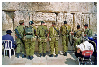 kotel soldier praying print Kotel Soldier Praying 0001
