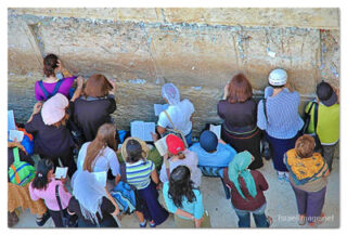 kotel Women praying print Kotel Women Praying 00019